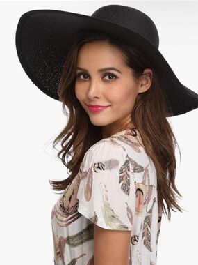 Womanβs Black Wide Brim Straw Sun Hat - Foldable Beach Hat, adjustable